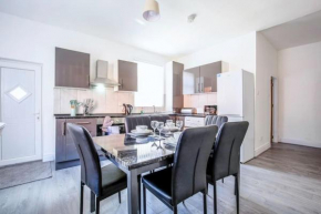 Big new house - 5BDR near City